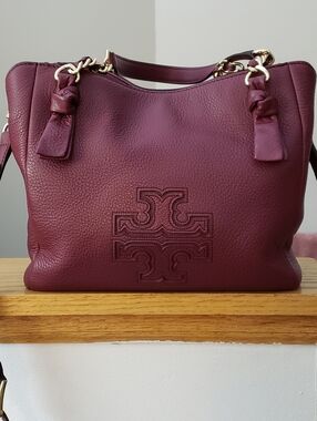 Tory Burch Harper Pebbled Leather Shoulder Bag - Wine